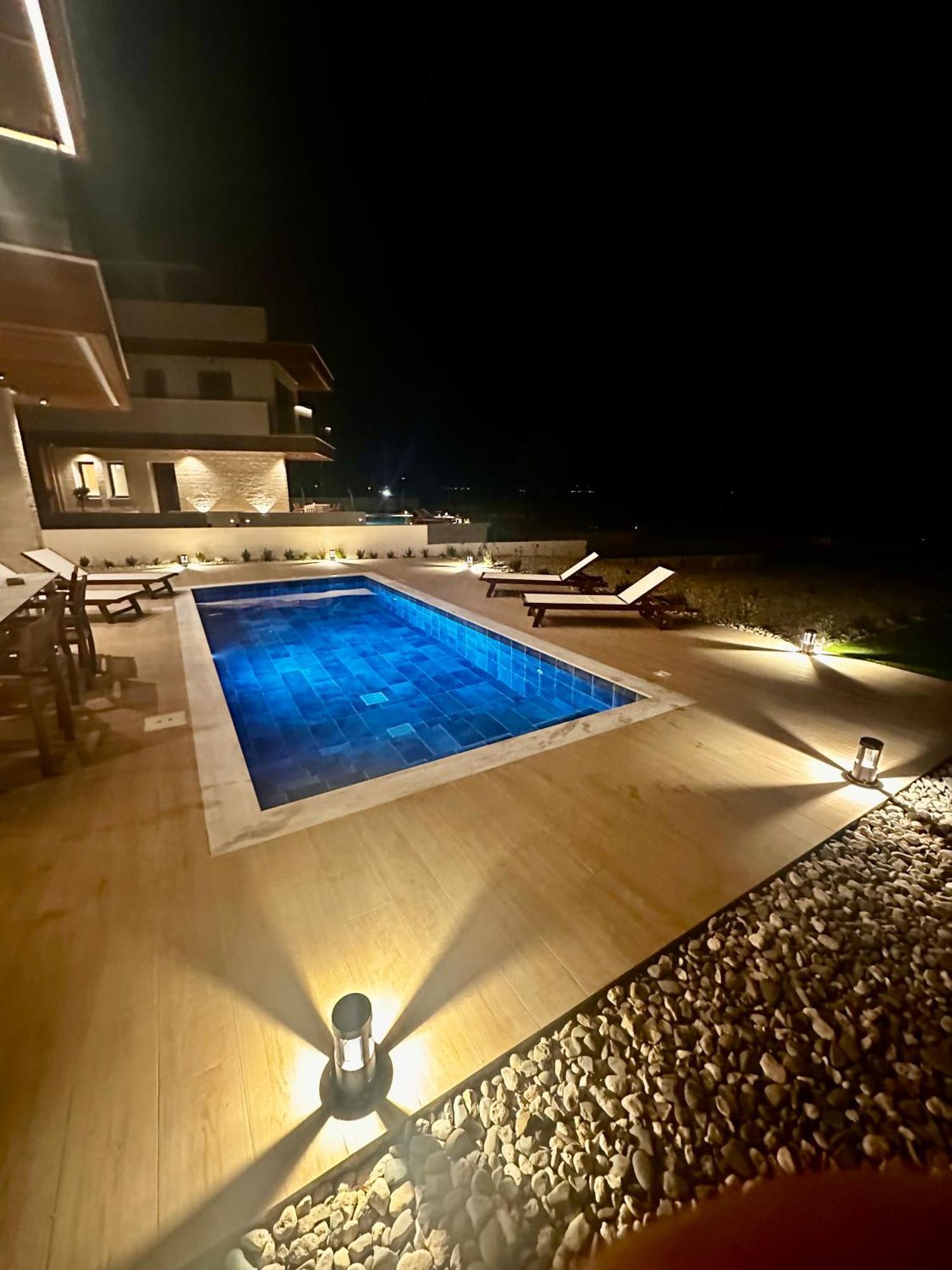 Santa Barbara Seafront Villas W Jacuzzi Pool Paphos Kültér fotó