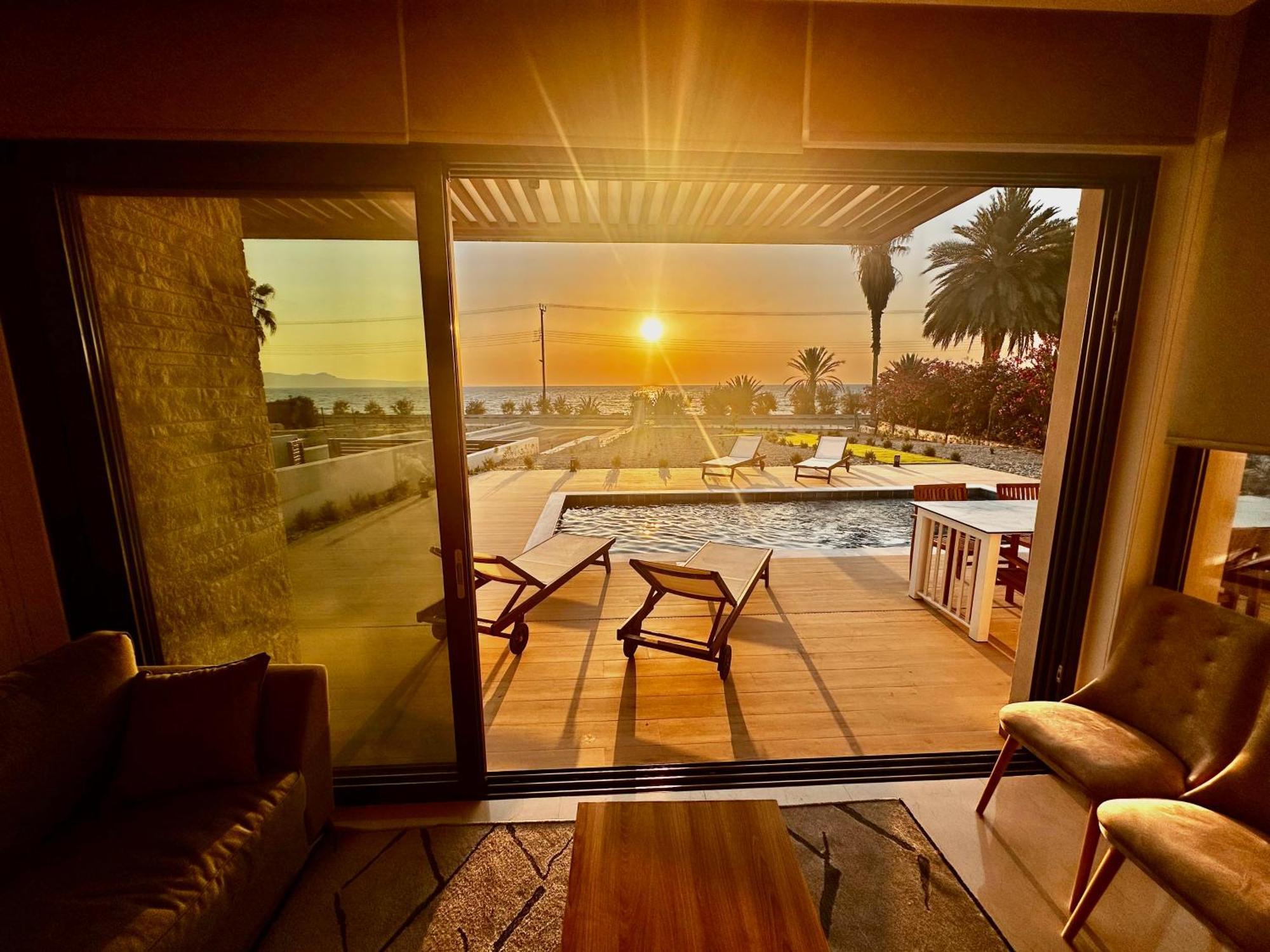 Santa Barbara Seafront Villas W Jacuzzi Pool Paphos Kültér fotó